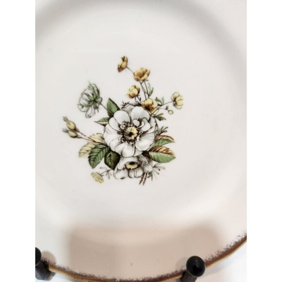 Vtg Royal Tudor Linda Pattern 22KT Gold Trim Bread And Butter Plates Set Of 6 - Picture 5 of 8